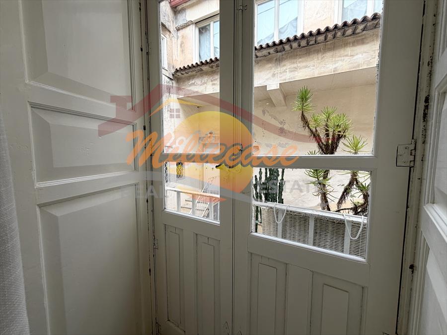 Bilocale ristrutturato in via landolina, Siracusa