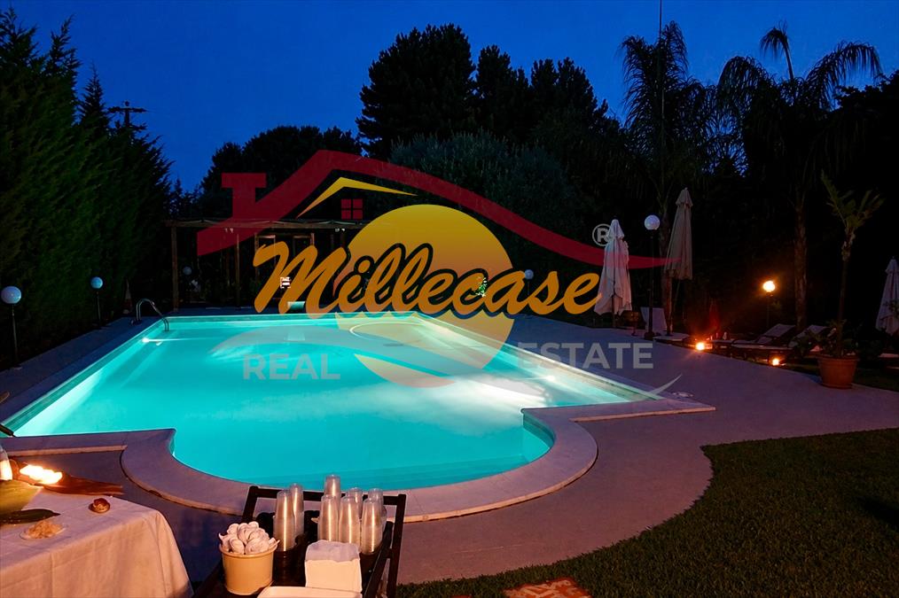 Villa con giardino in tremmilia, Siracusa