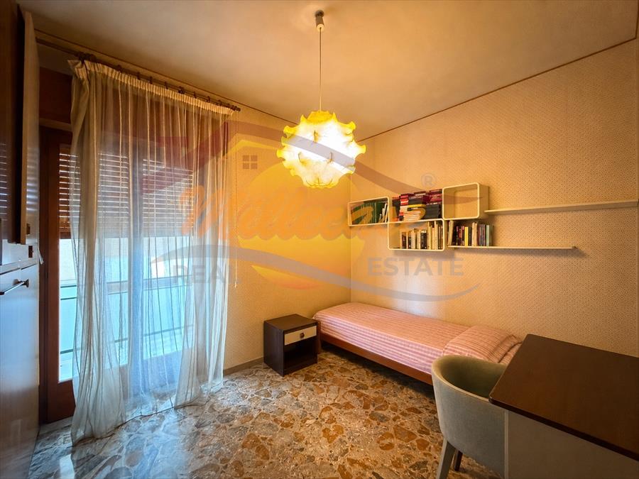 Appartamento da ristrutturare in corso gelone, Siracusa