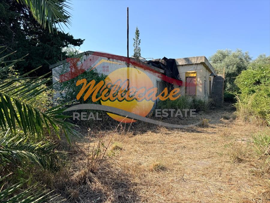 Villa con giardino in via san giovanni bosco 12, Siracusa