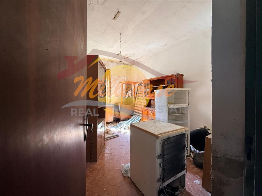 Villa con giardino in via san giovanni bosco 12, Siracusa
