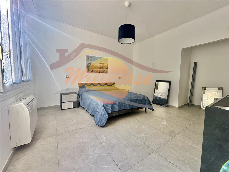 Trilocale ristrutturato in via adige, Siracusa