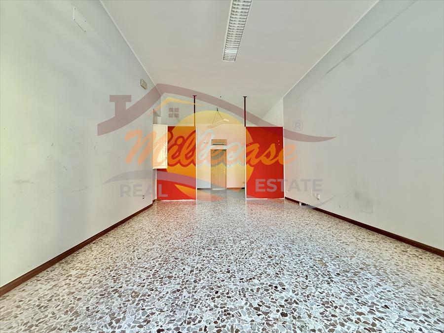 Locale commerciale in vendita in via pietro novelli, Siracusa