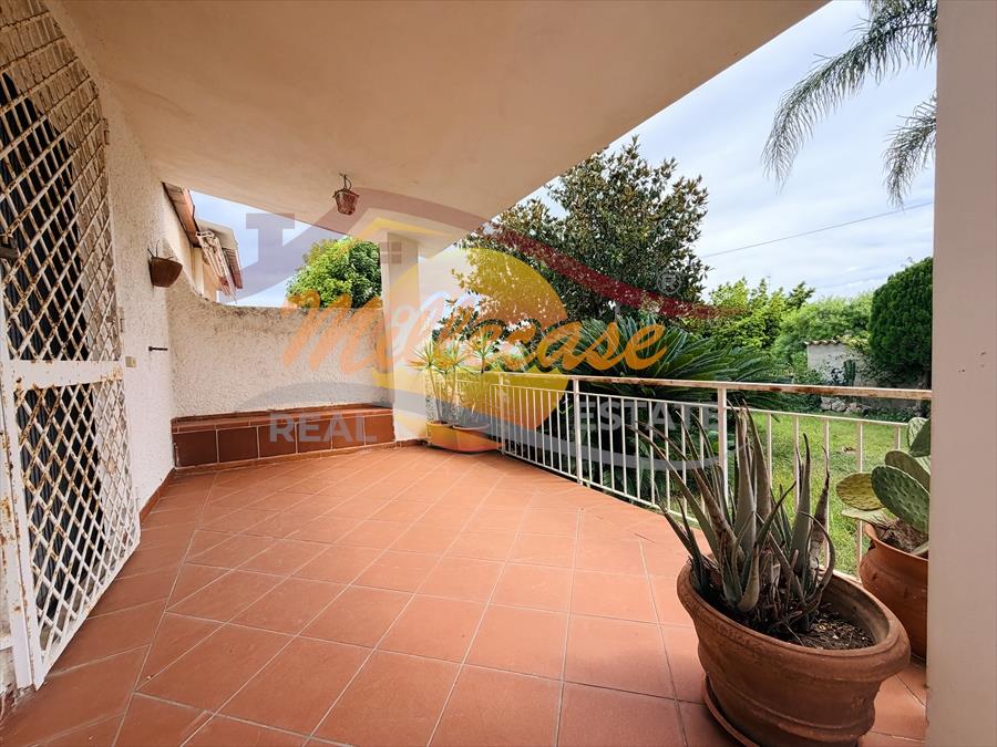 Villa con giardino, Siracusa fontane bianche