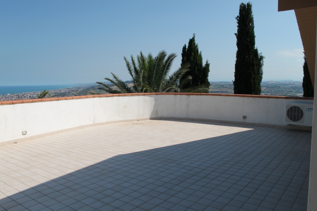 CASA/VILLA in vendita a Colonnella