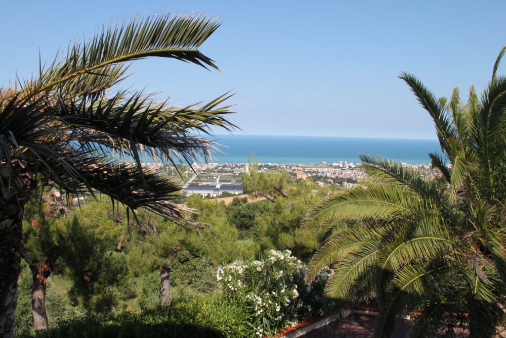 CASA/VILLA in vendita a Colonnella