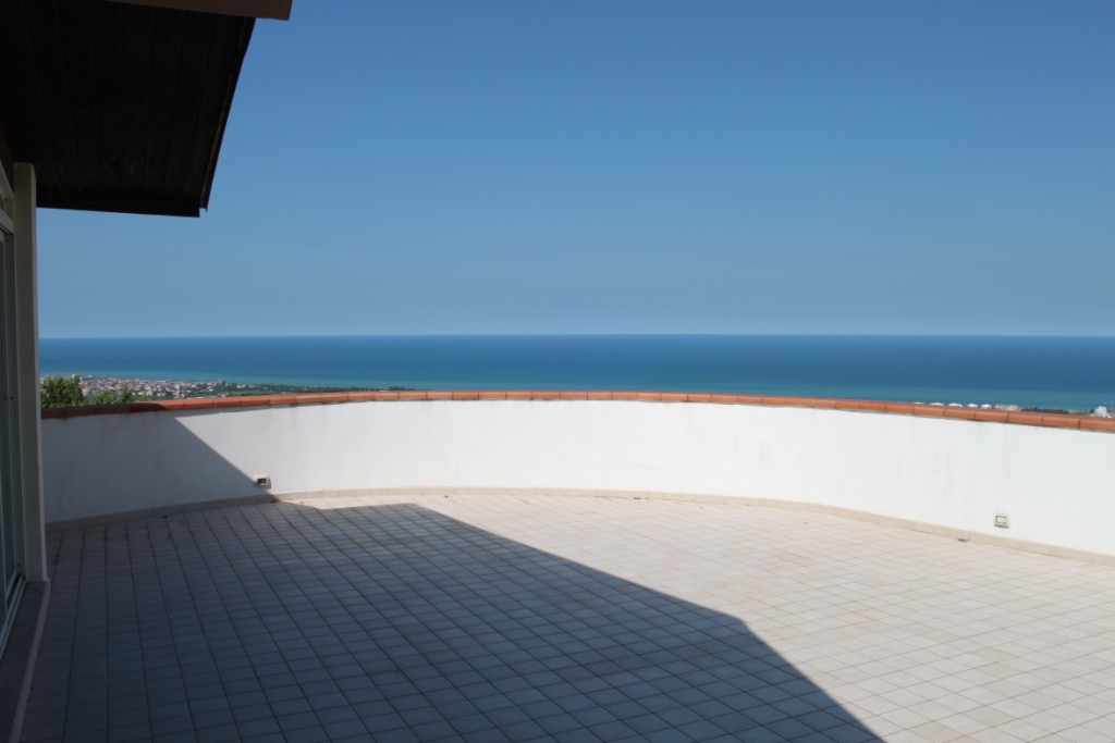 CASA/VILLA in vendita a Colonnella