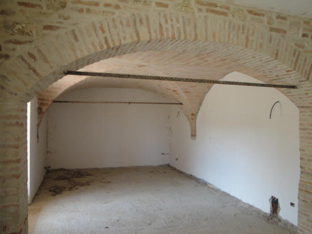 CASA COLONICA in vendita a Folignano