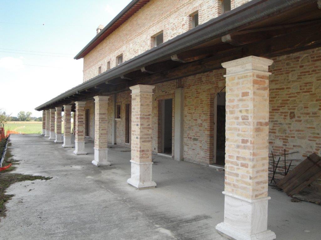 CASA COLONICA in vendita a Folignano