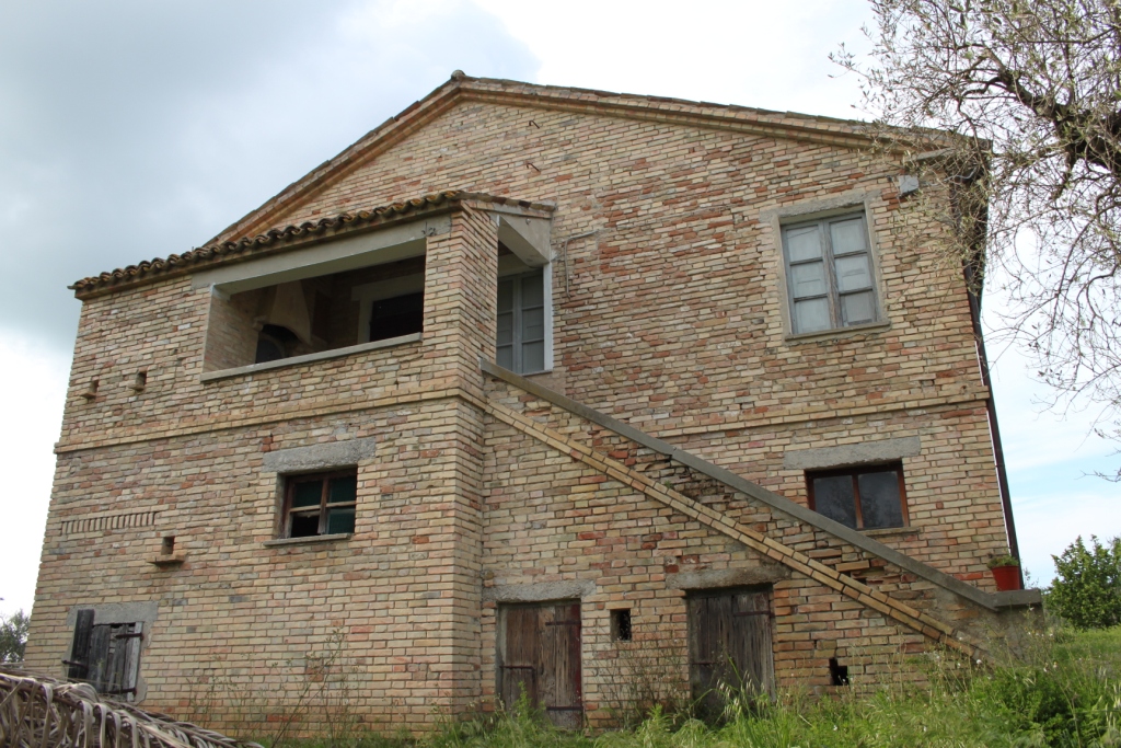 CASA COLONICA in vendita a Monsampolo del Tronto