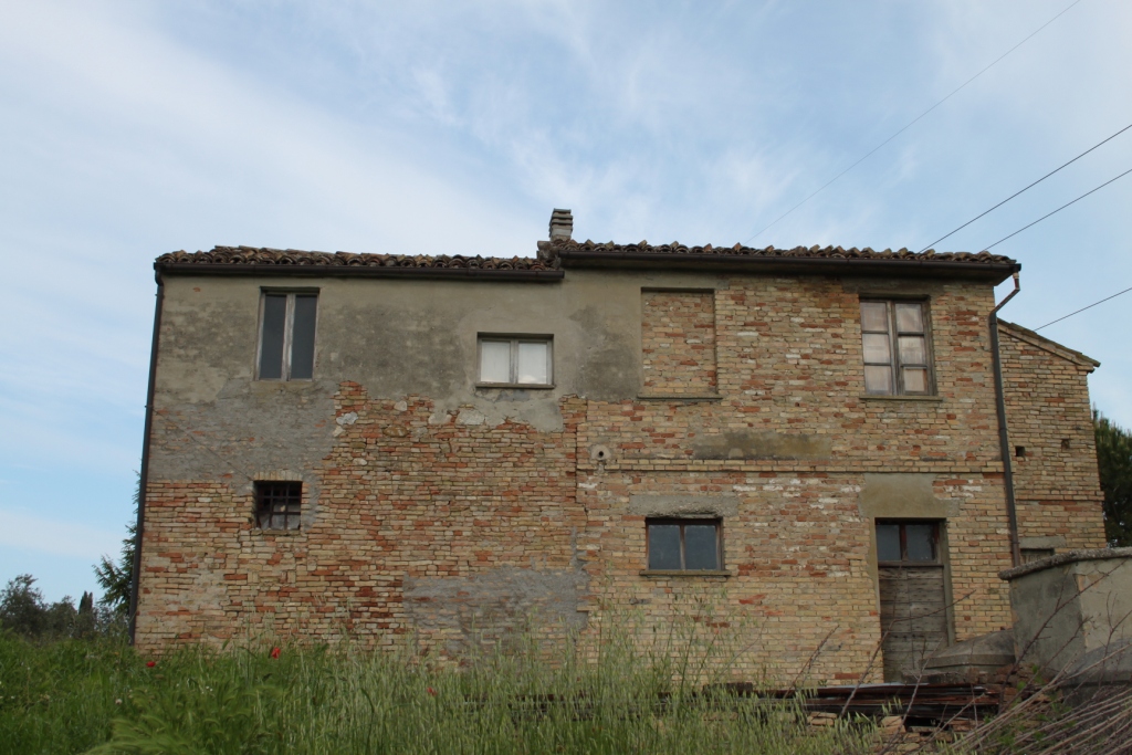 CASA COLONICA in vendita a Monsampolo del Tronto