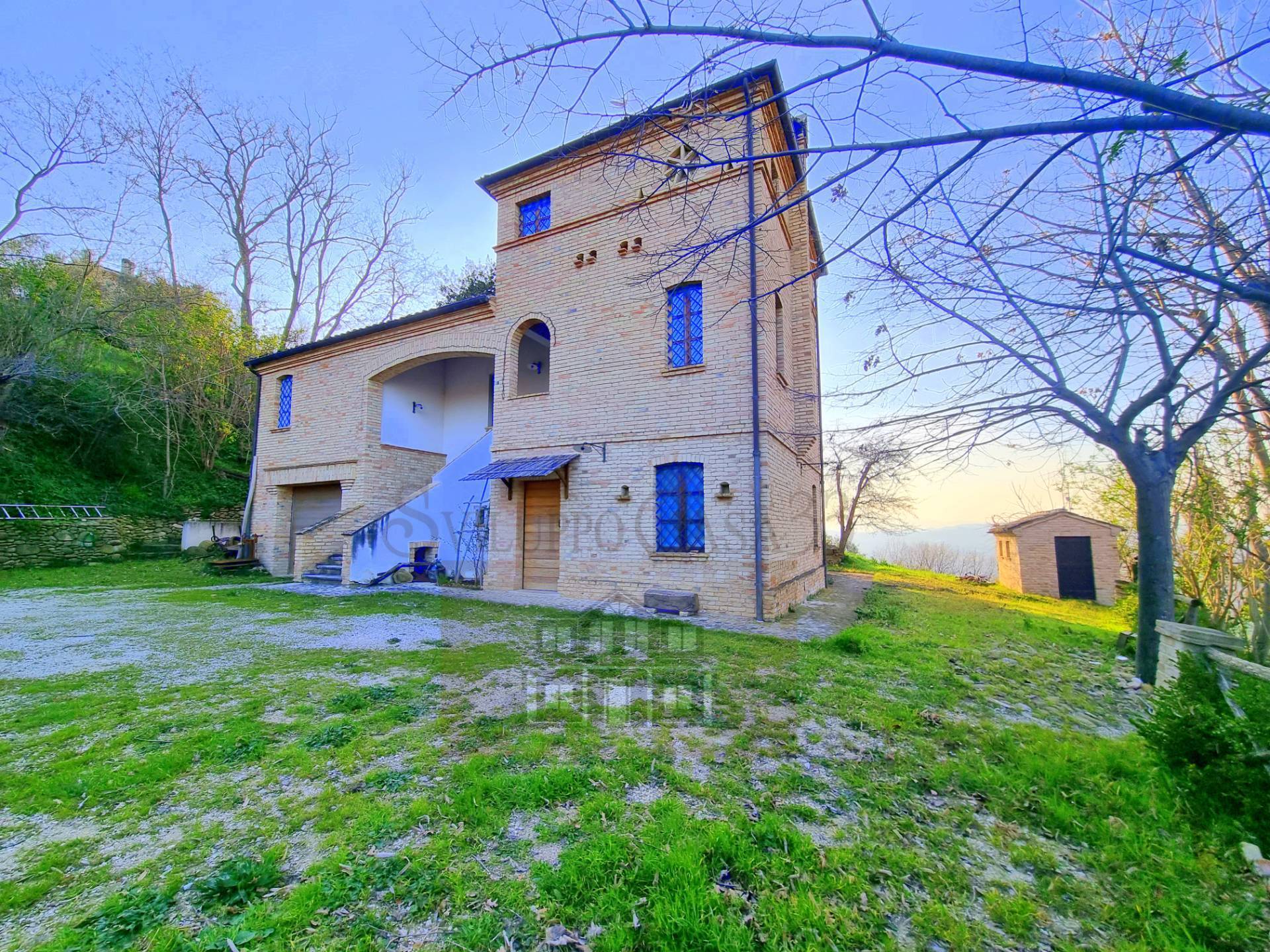 CASA COLONICA in vendita a Controguerra