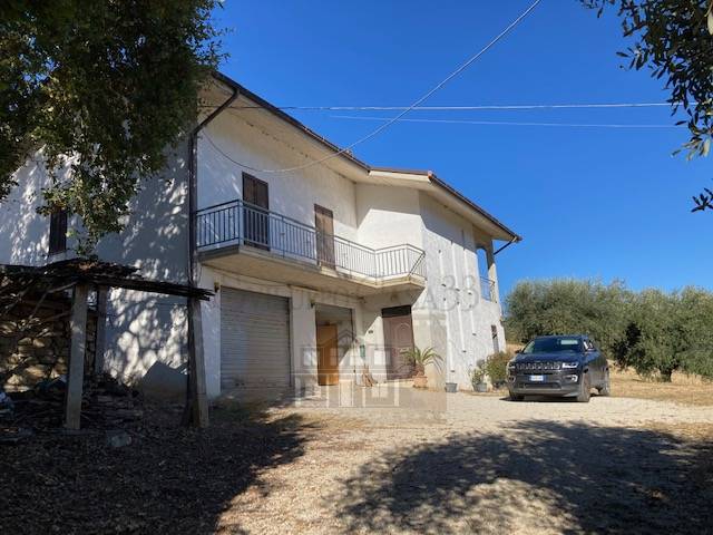 CASA COLONICA in vendita a Ripatransone