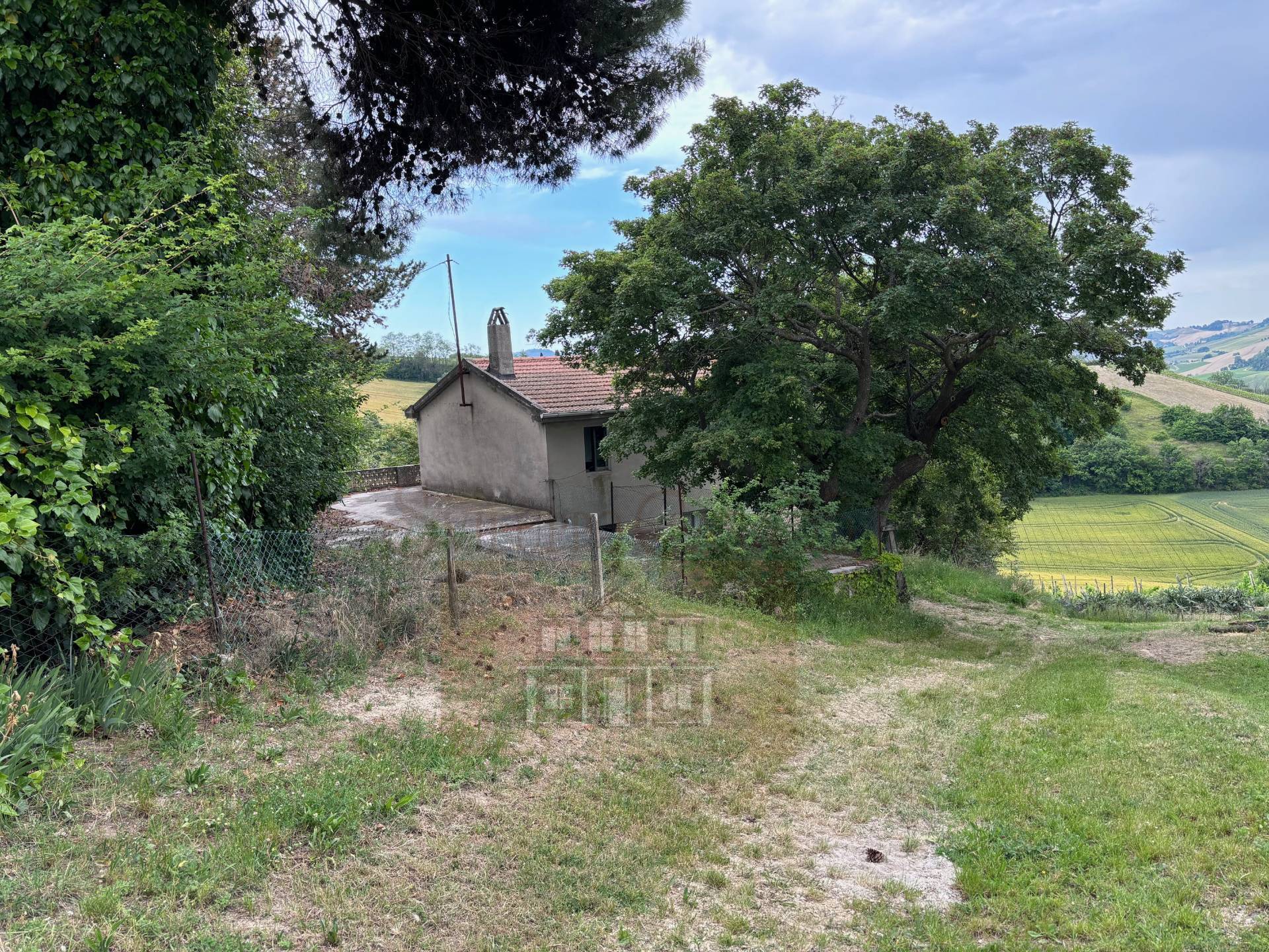 CASA COLONICA in vendita a Carassai