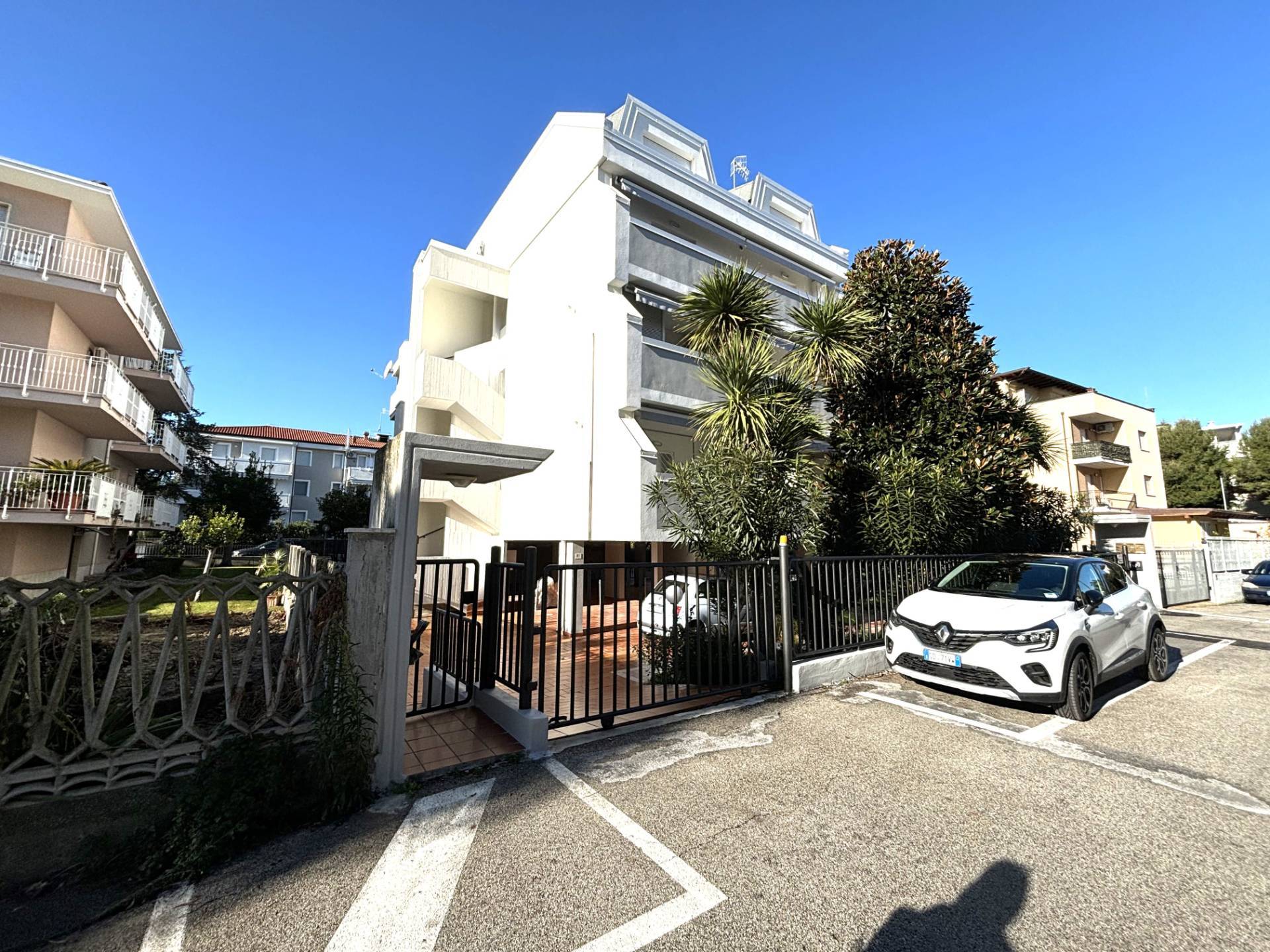 APPARTAMENTO MARE in vendita a San Benedetto del Tronto, Zona Mare di Porto d'Ascoli