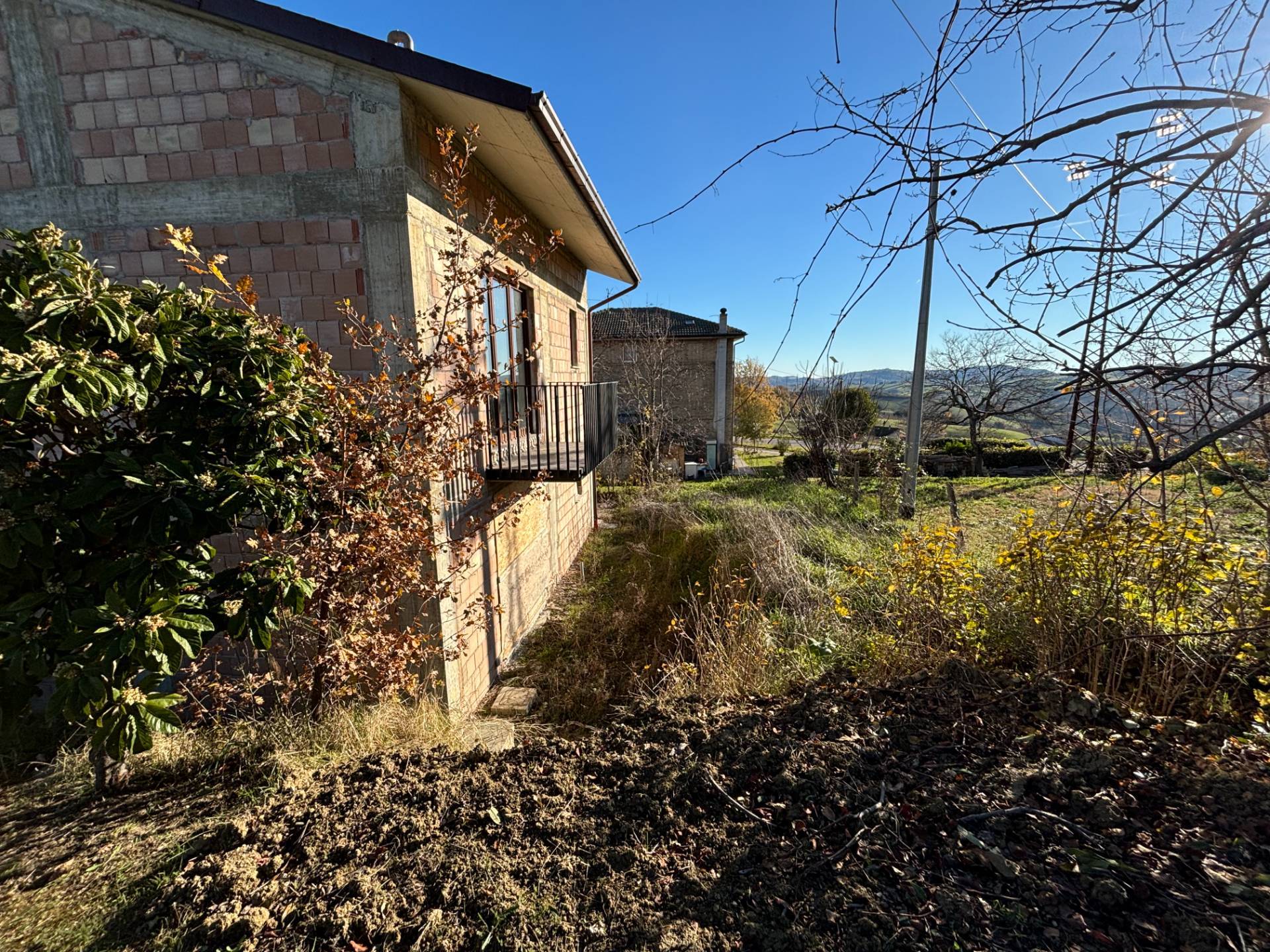 CASA/VILLA in vendita a Montedinove