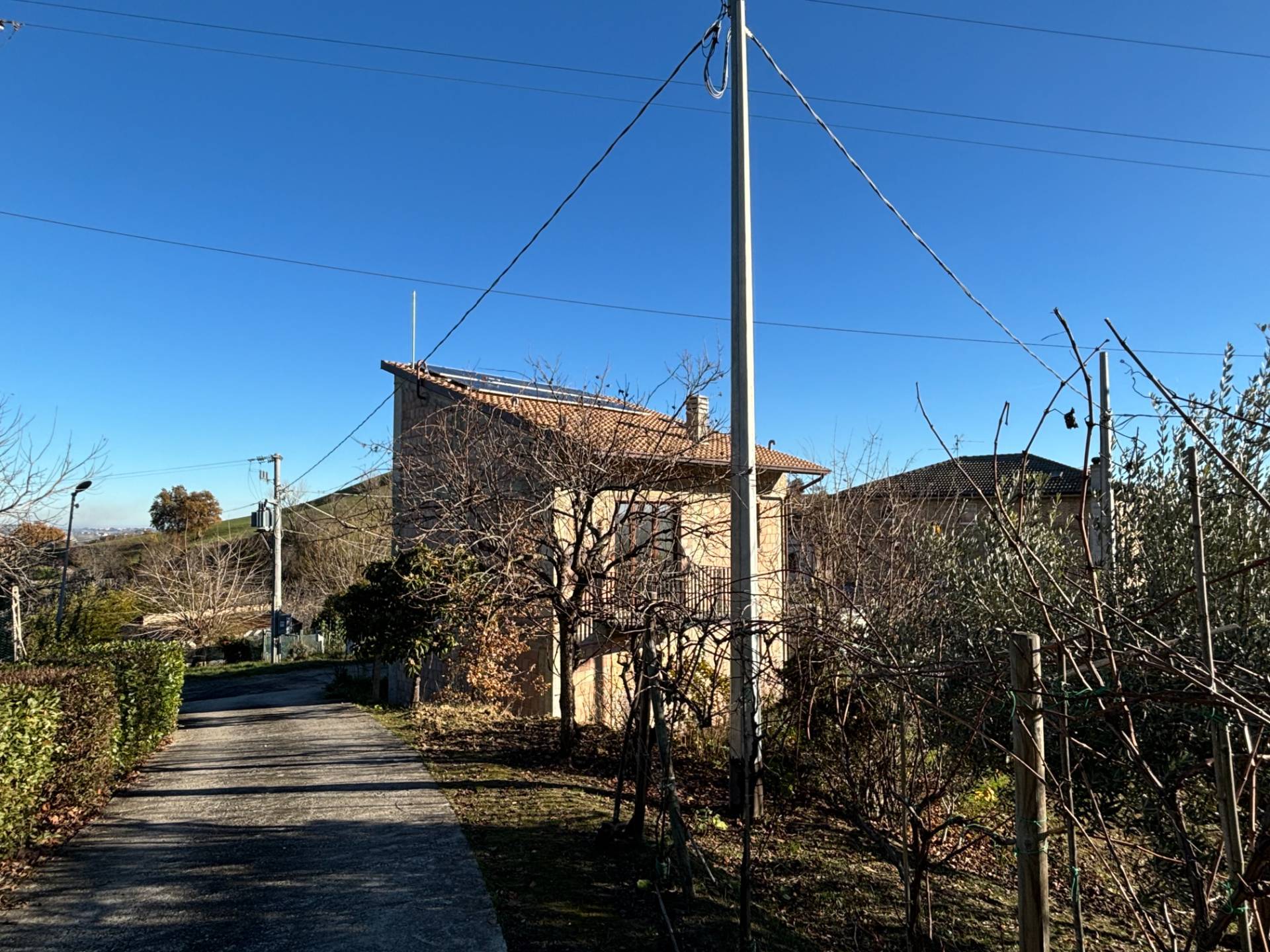 CASA/VILLA in vendita a Montedinove