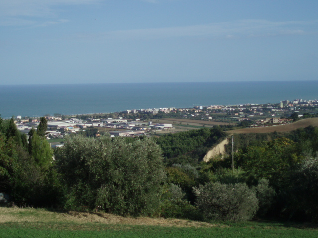 TERRENO EDIFICABILE in vendita a Colonnella