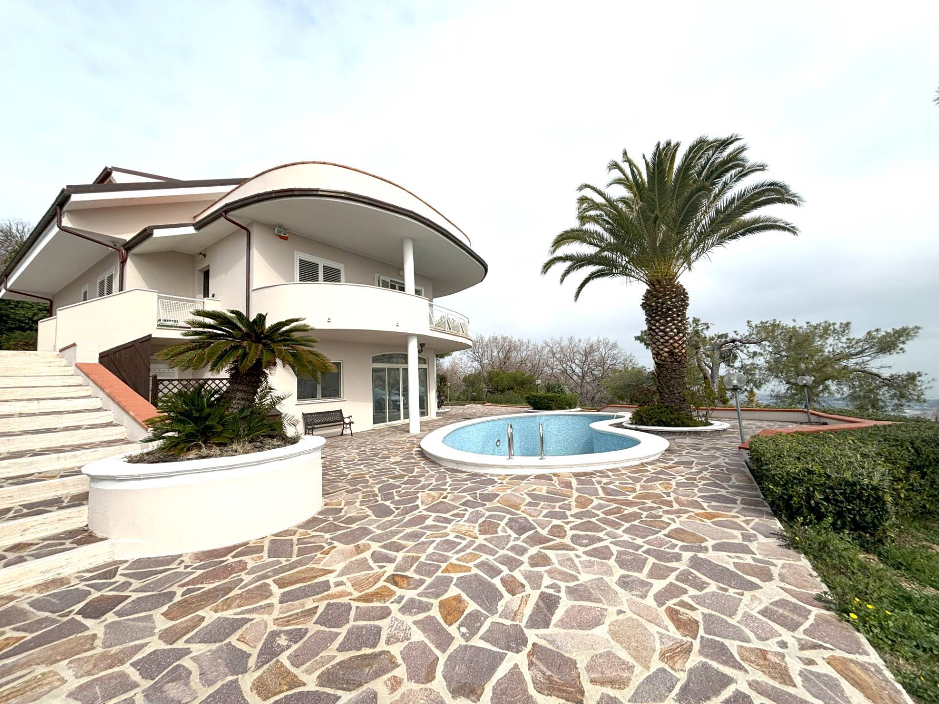 CASA/VILLA in vendita a Colonnella