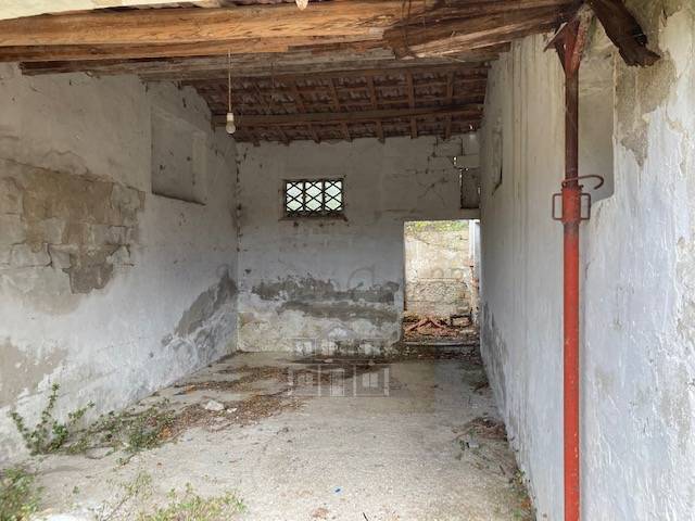 CASA COLONICA in vendita a Controguerra