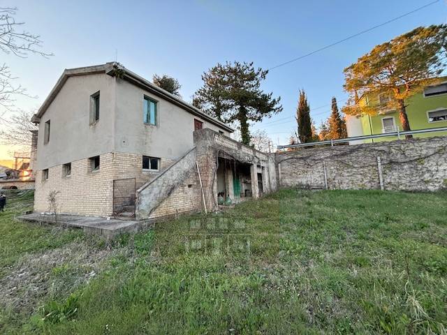 CASA COLONICA in vendita a Carassai