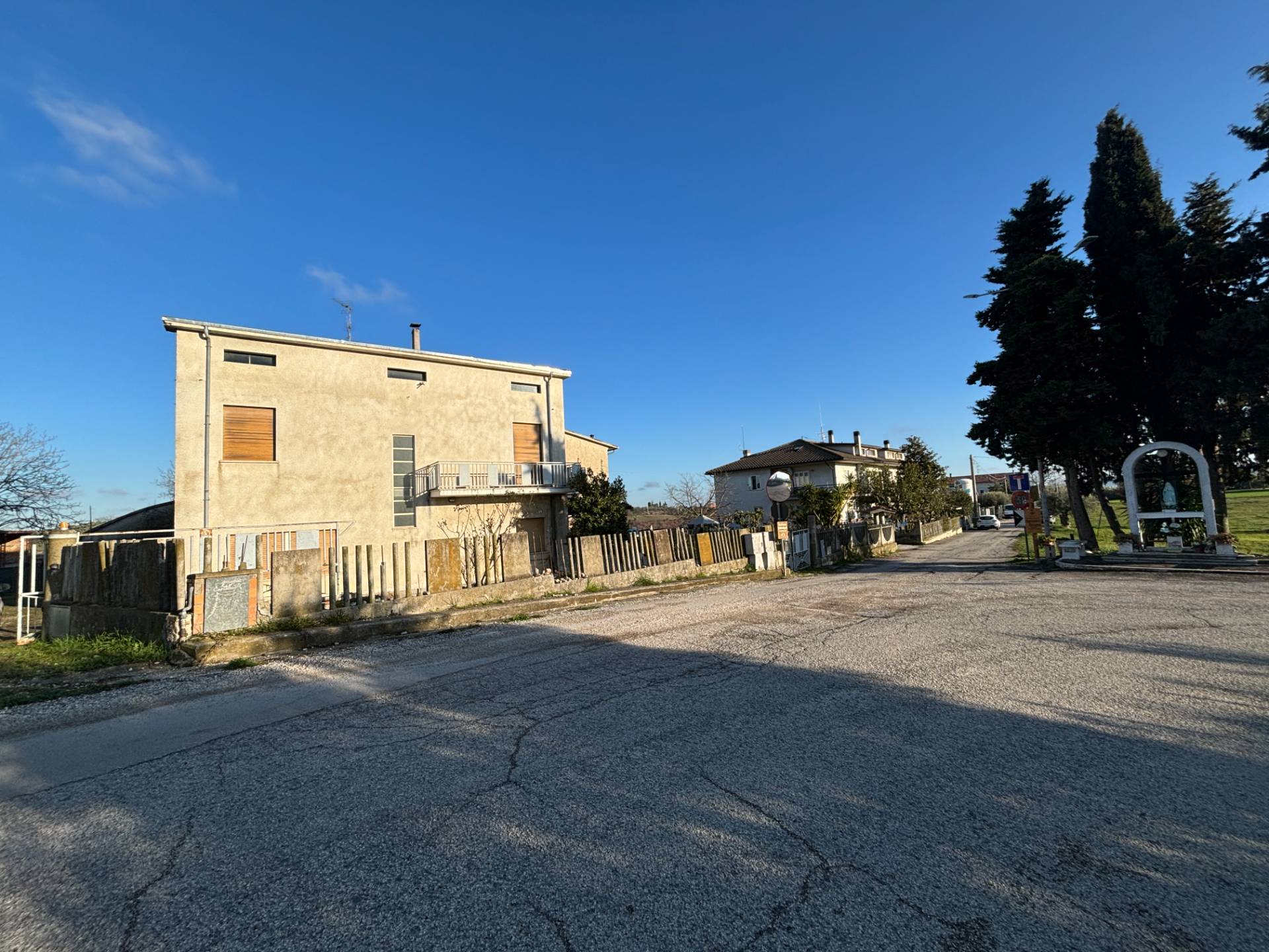 VILLETTA A SCHIERA in vendita a Torano Nuovo