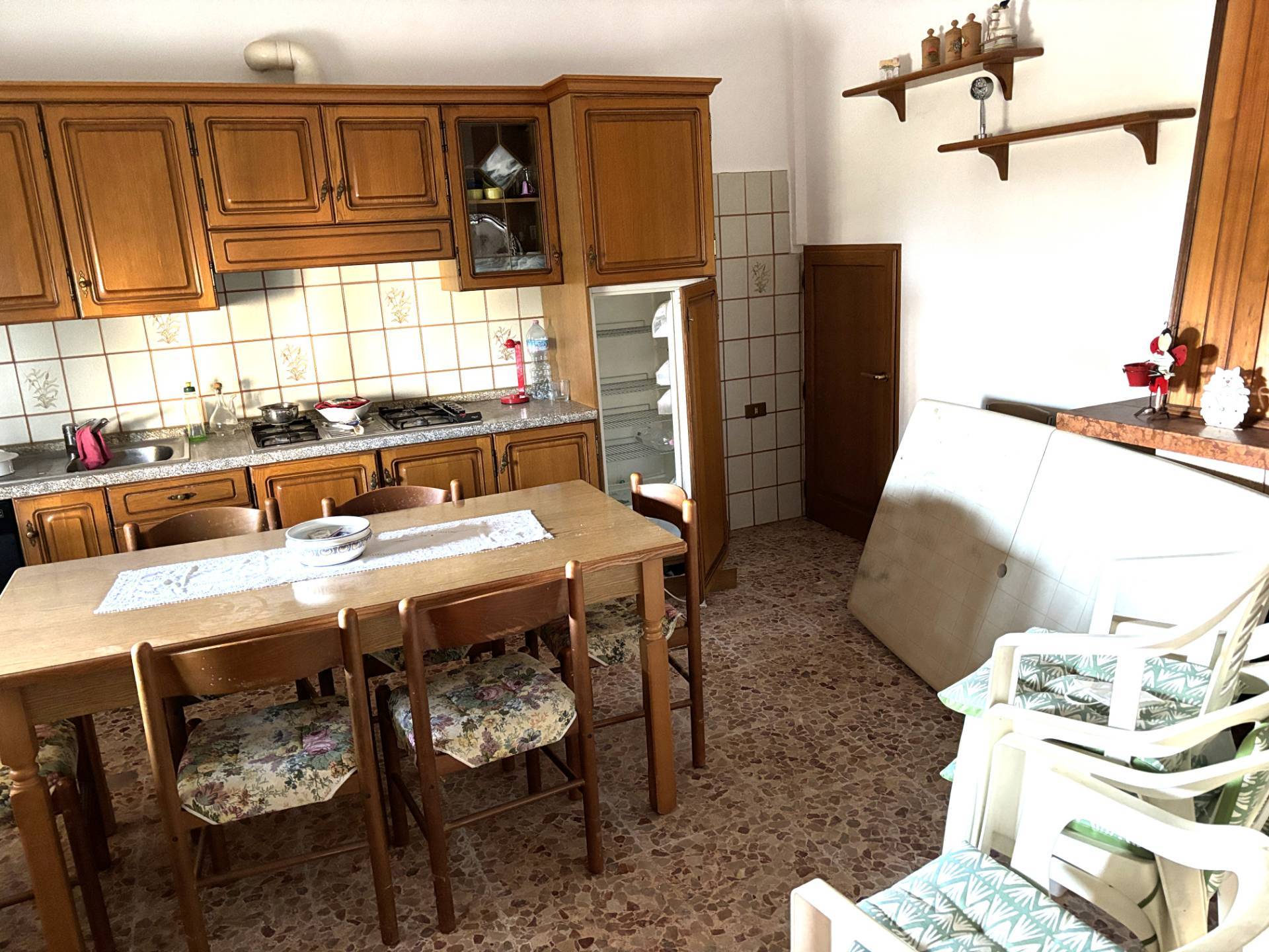 VILLETTA A SCHIERA in vendita a Torano Nuovo