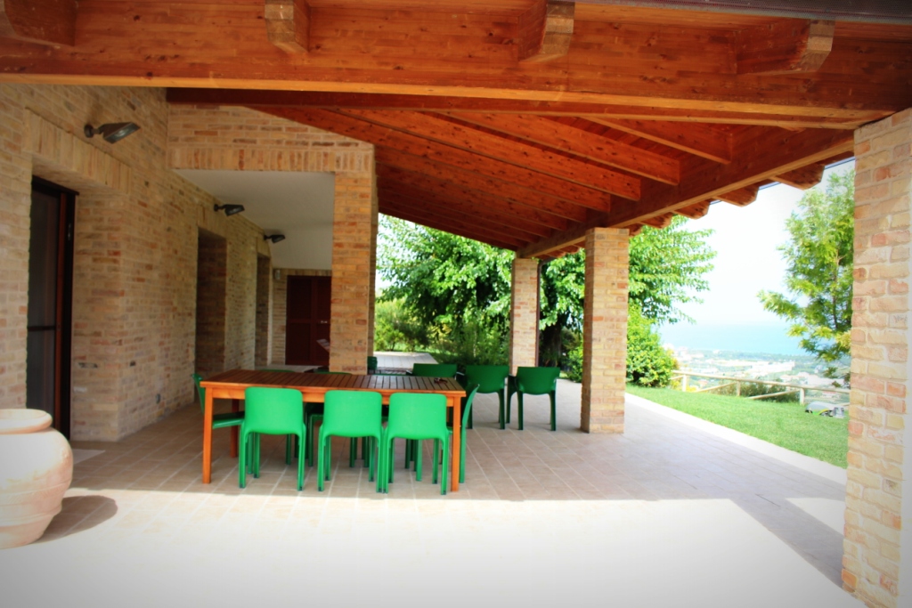 CASA COLONICA in vendita a Colonnella