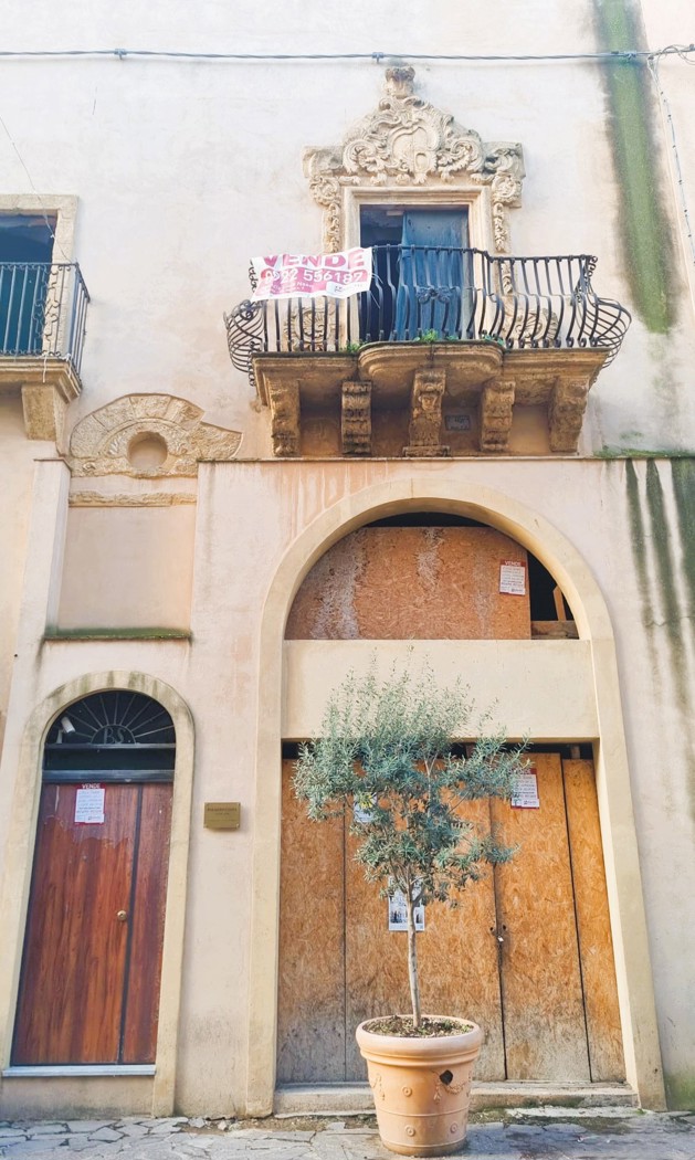 Stabile/Palazzo in vendita a Agrigento