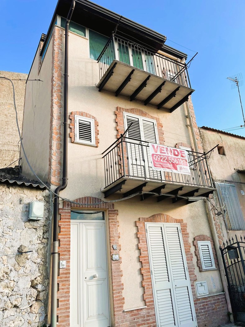 Casa indipendente con box a Raffadali