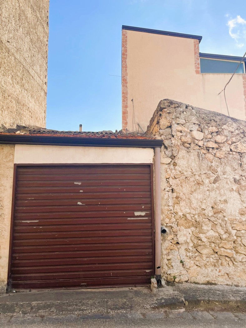 Casa indipendente con box a Raffadali