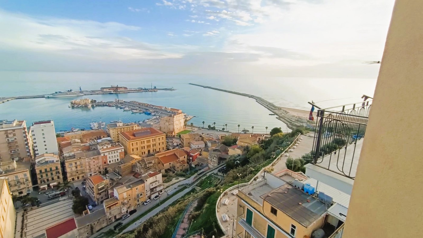Trilocale vista mare a Porto Empedocle