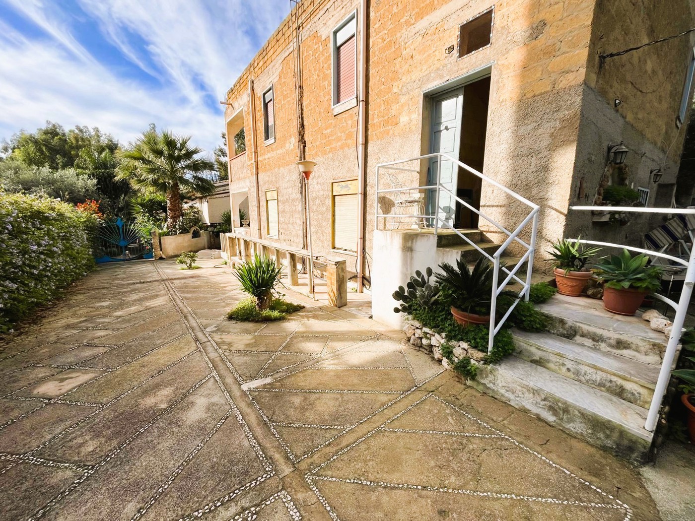 Trilocale con giardino a Porto Empedocle