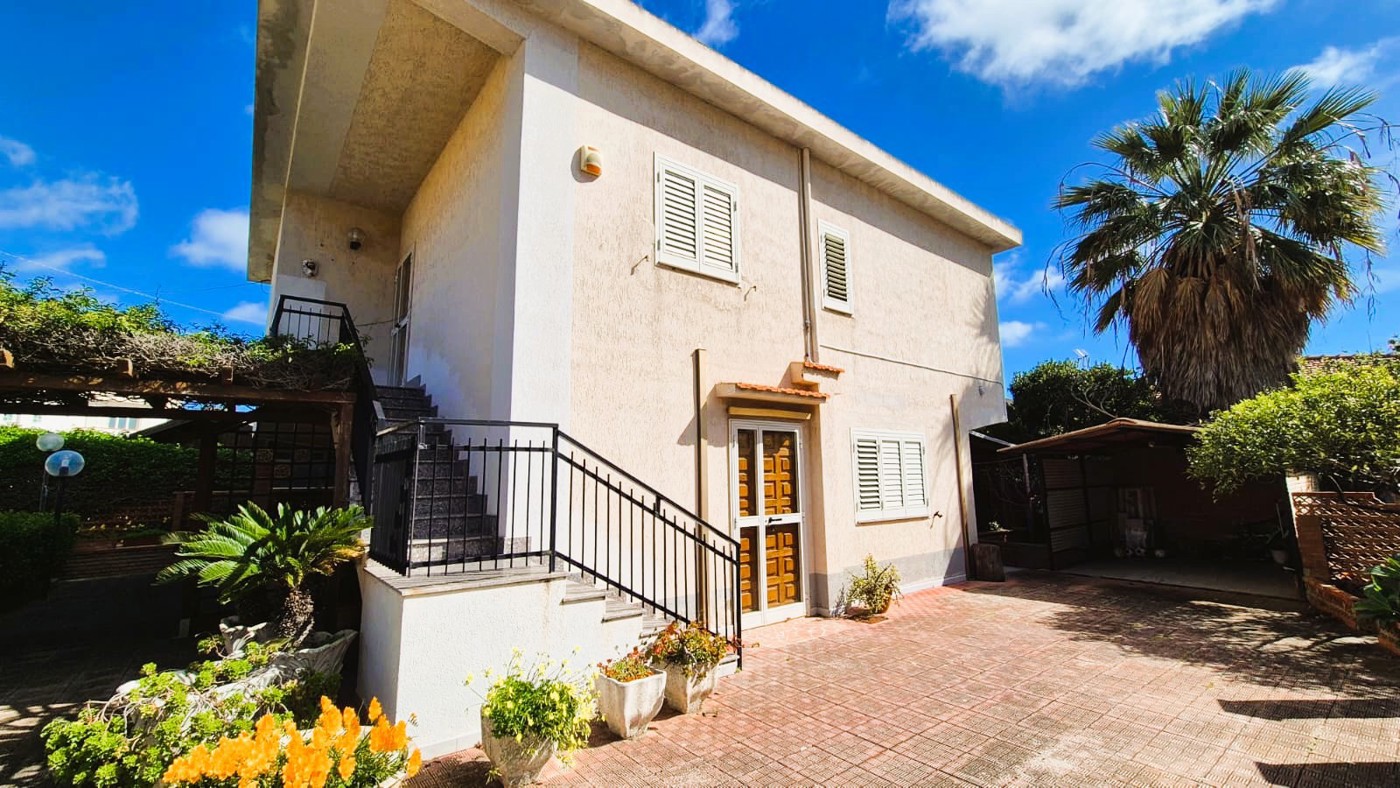 Villa con giardino a Porto Empedocle