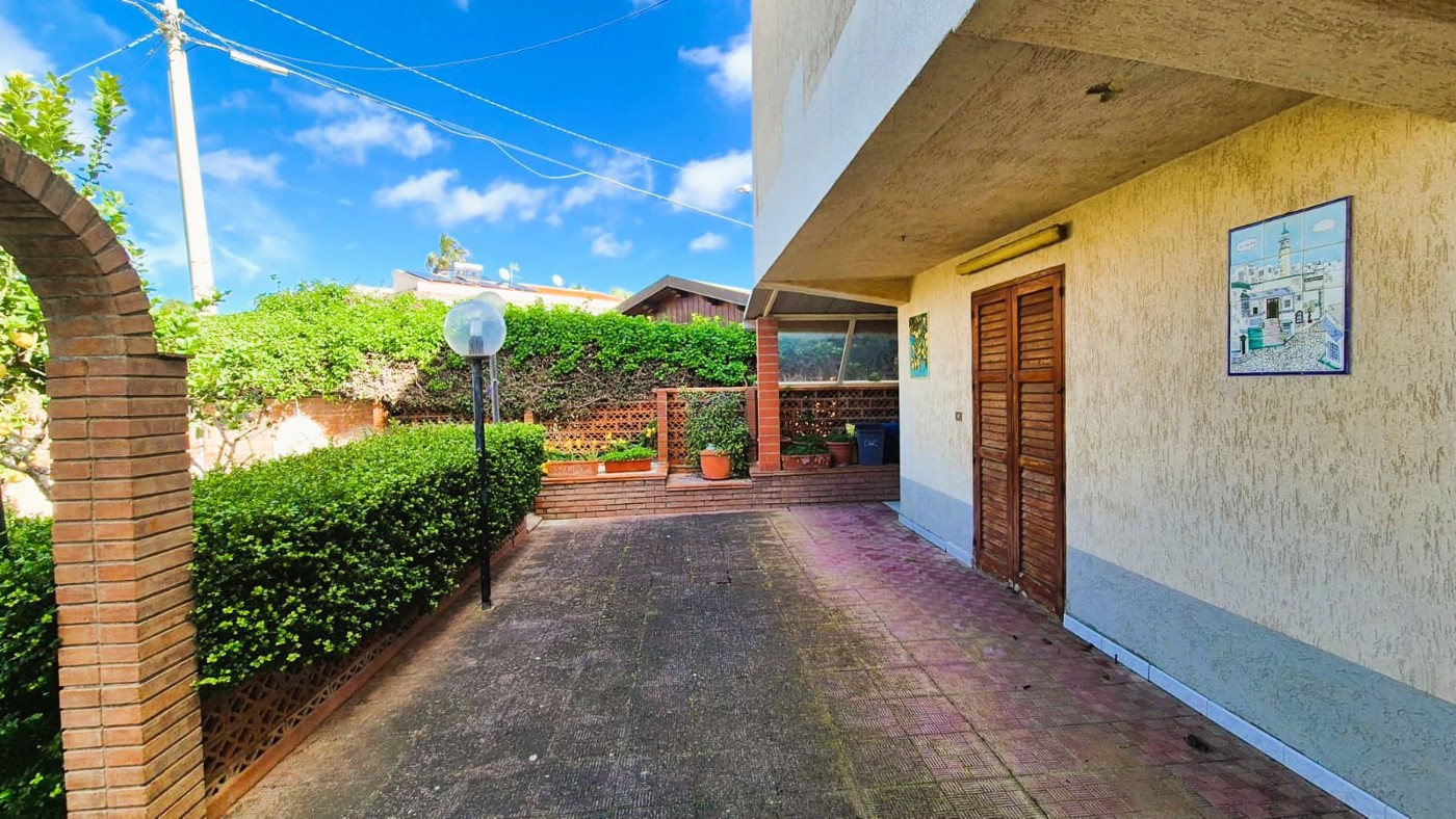 Villa con giardino a Porto Empedocle