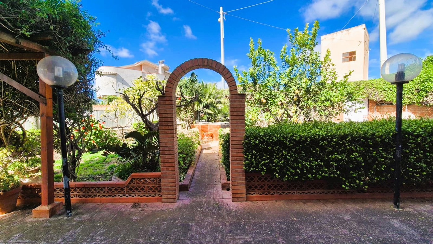 Villa con giardino a Porto Empedocle