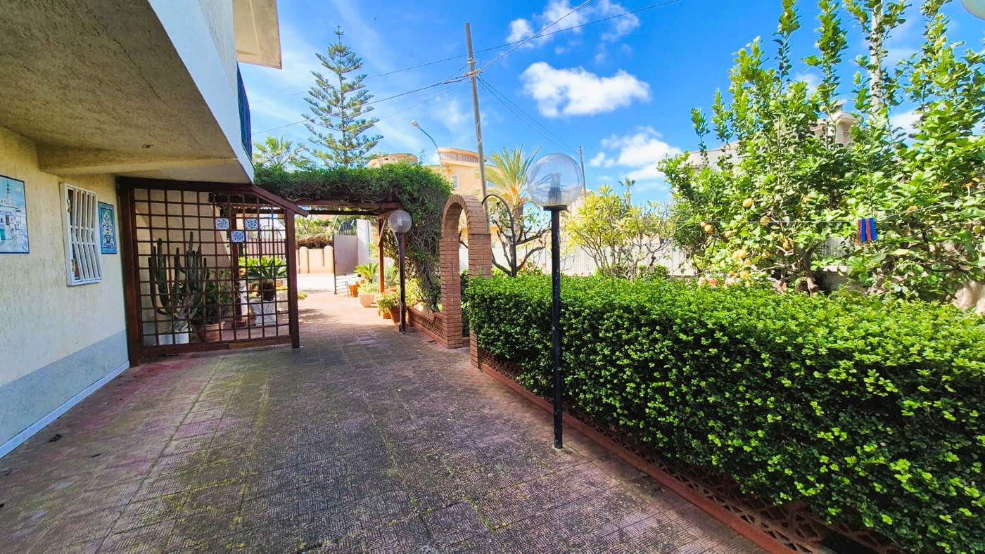 Villa con giardino a Porto Empedocle