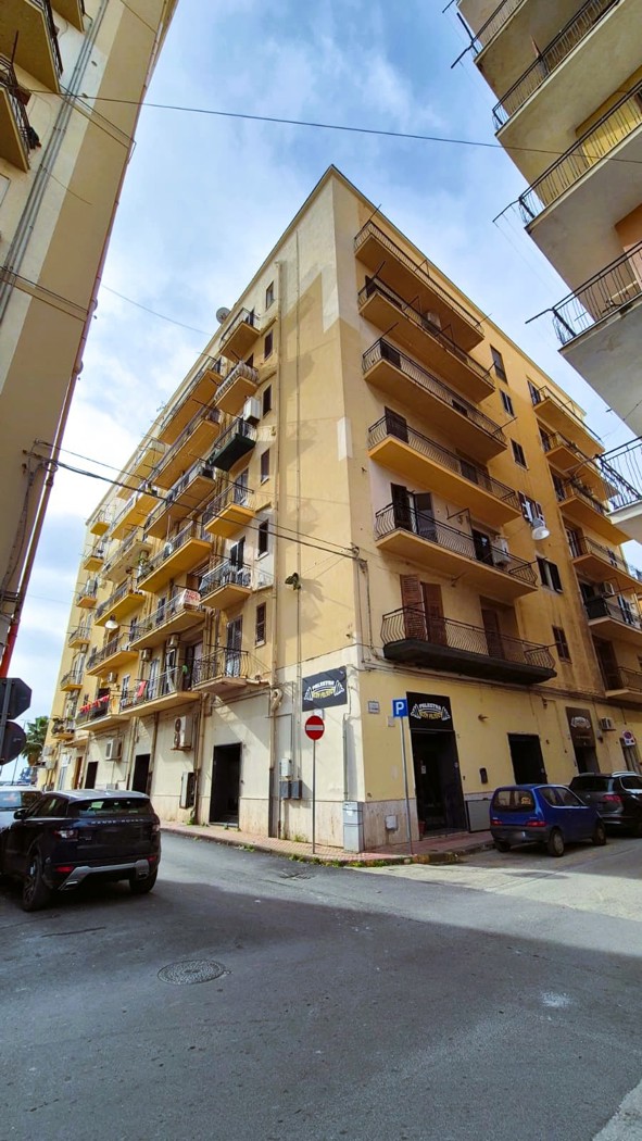 Trilocale da ristrutturare a Porto Empedocle