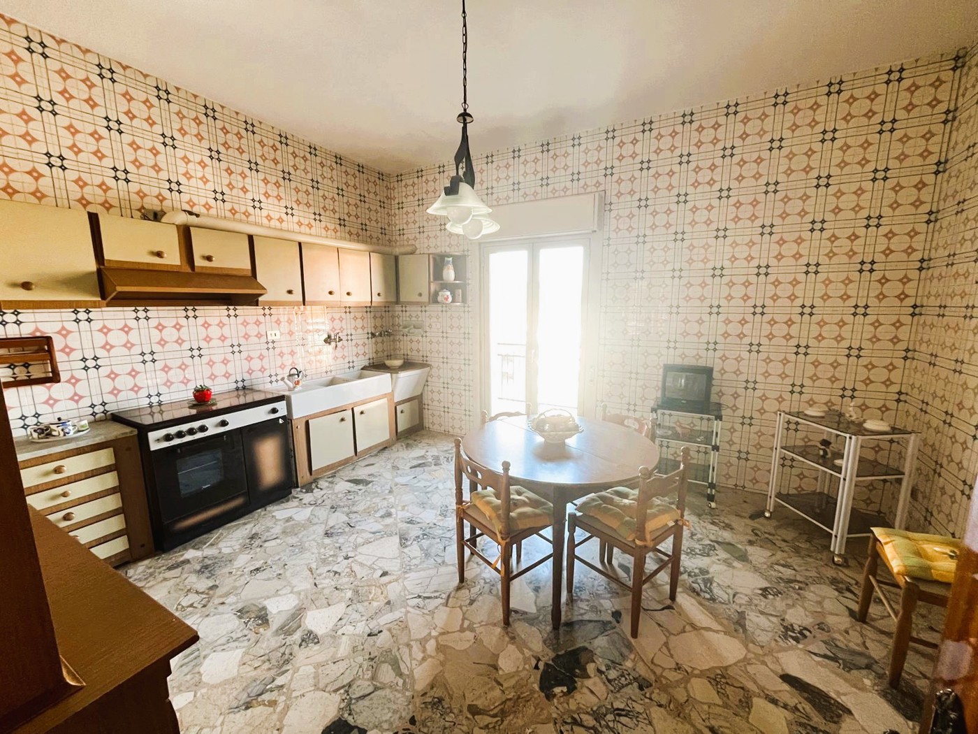 Quadrilocale da ristrutturare a Porto Empedocle