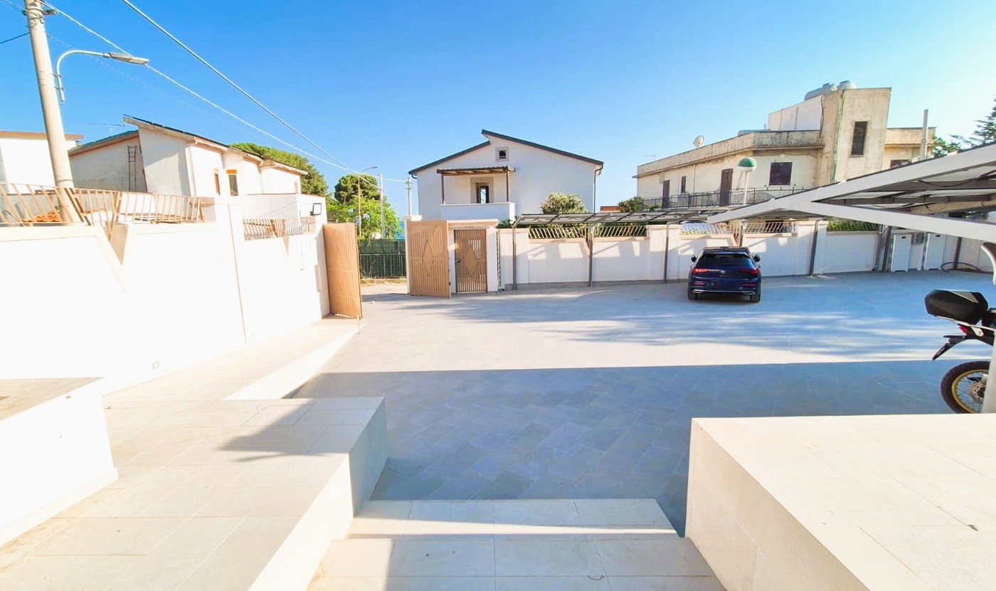 Villa con giardino a Porto Empedocle