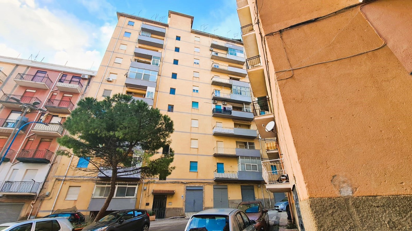 Quadrilocale in vendita a Porto Empedocle