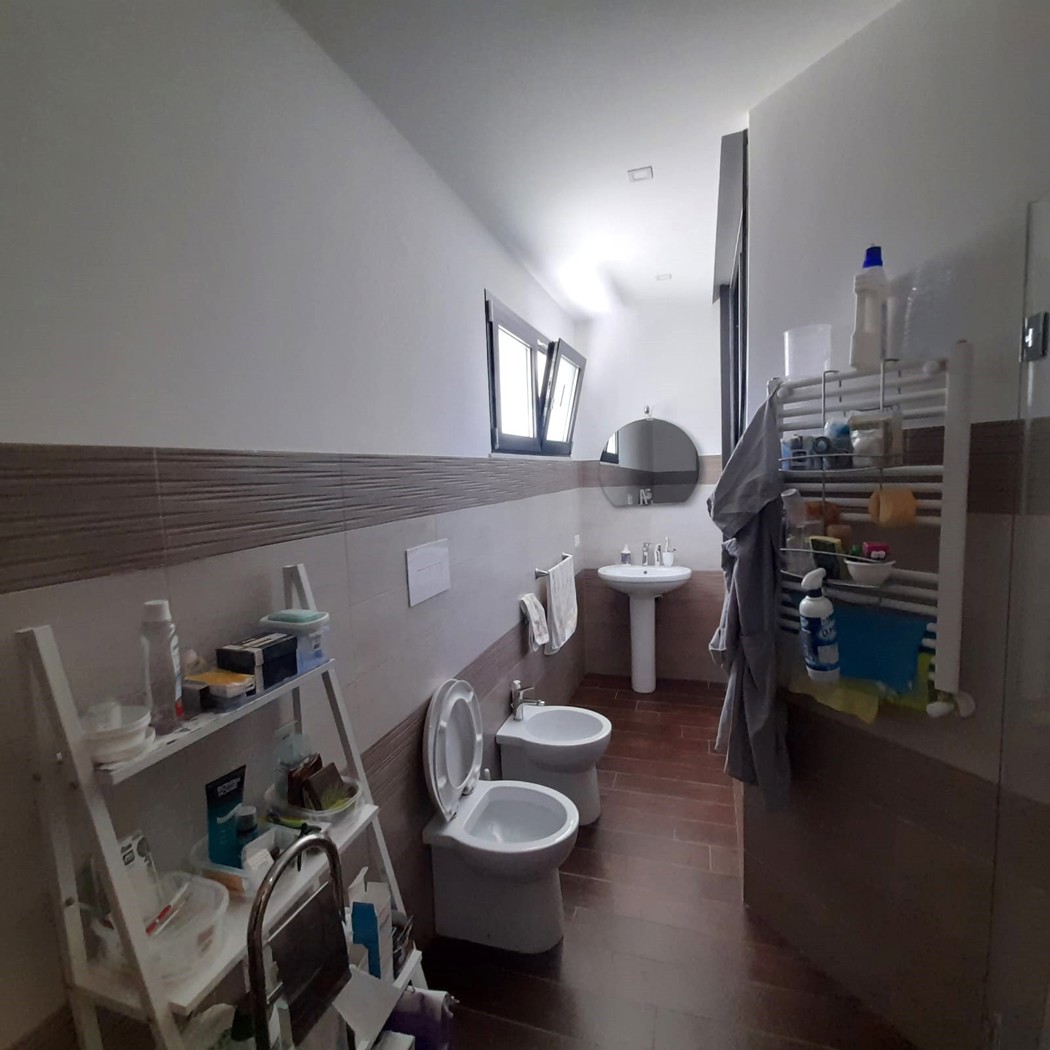 Quadrilocale con box a Palermo