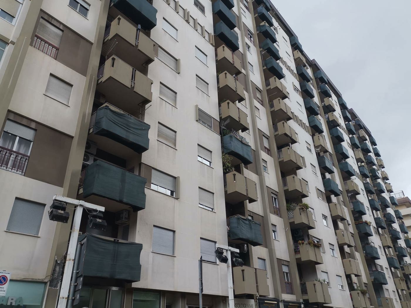 Box/Garage 30mq in vendita a Palermo