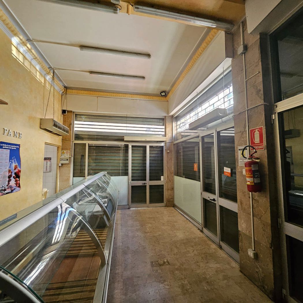 Negozio in affitto a Palermo