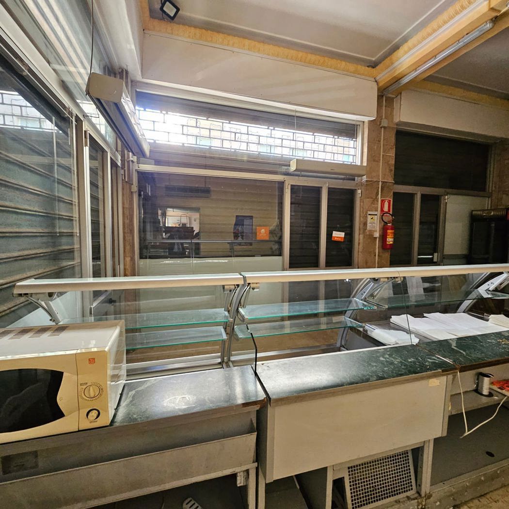 Negozio in affitto a Palermo