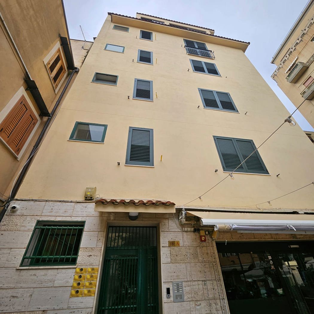 Stabile/Palazzo in affitto a Palermo