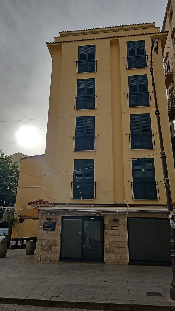 Stabile/Palazzo in affitto a Palermo