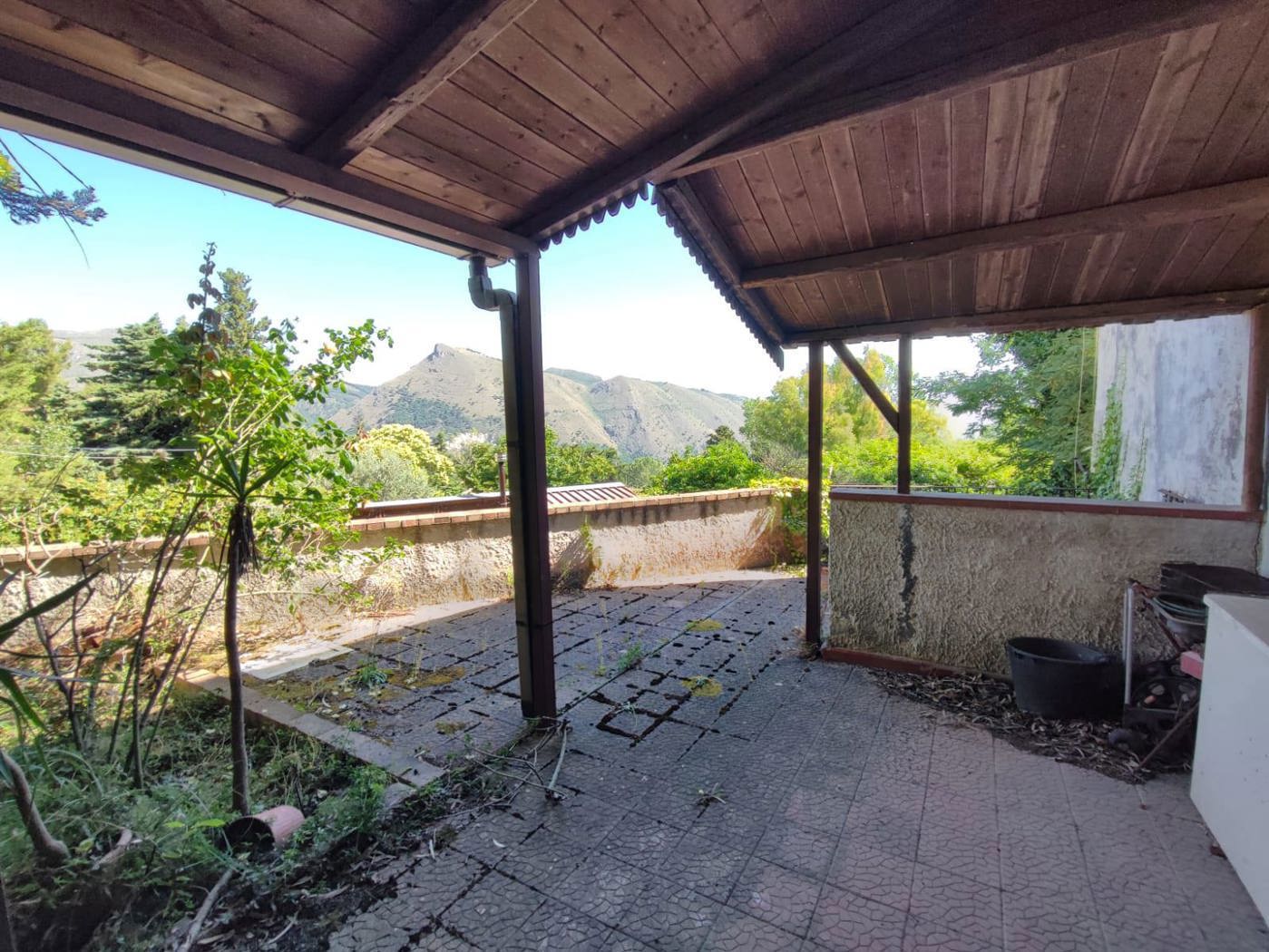 Quadrilocale con giardino a Monreale