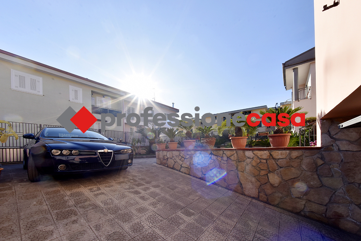 Villa con giardino a Marcianise