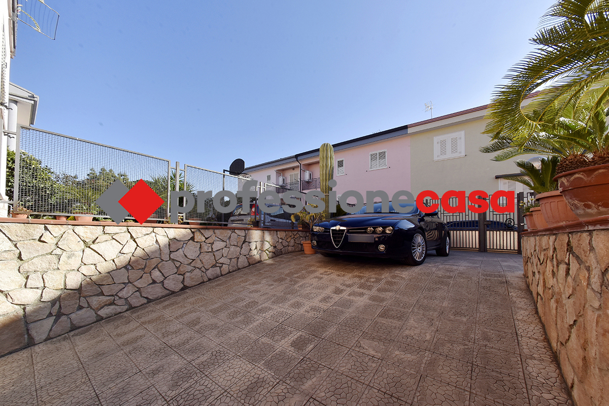 Villa con giardino a Marcianise